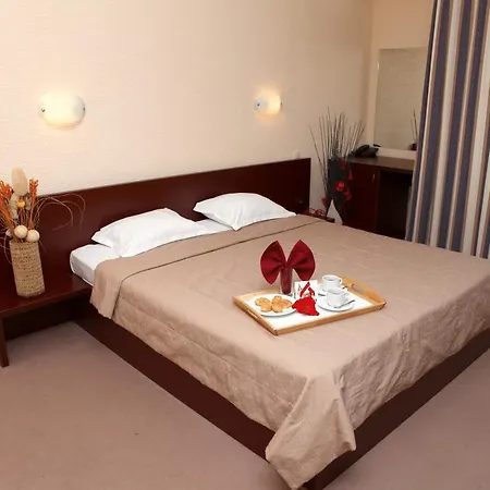 Hotel Time Out-sandanski 3*